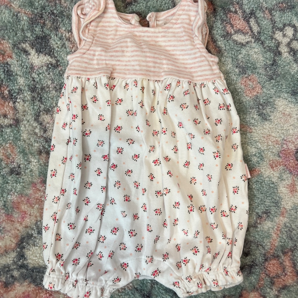Baby GAP / Pink and White Floral Baby Romper, 3-6mo